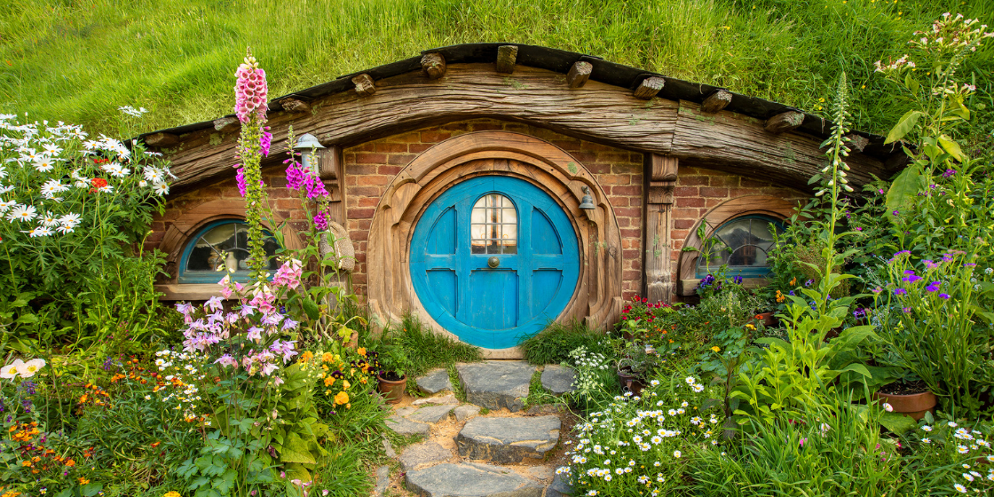 Hobbiton Airbnb – Blue Hobbit Hole – Photo Credit Larnie Nicolson